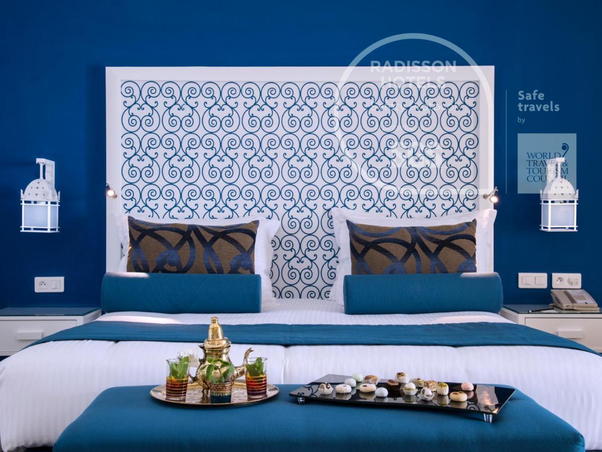 Radisson Blu Resort & Thalasso Hammamet Exteriér fotografie A bedroom at Radisson Blu Hotel, Marrakech