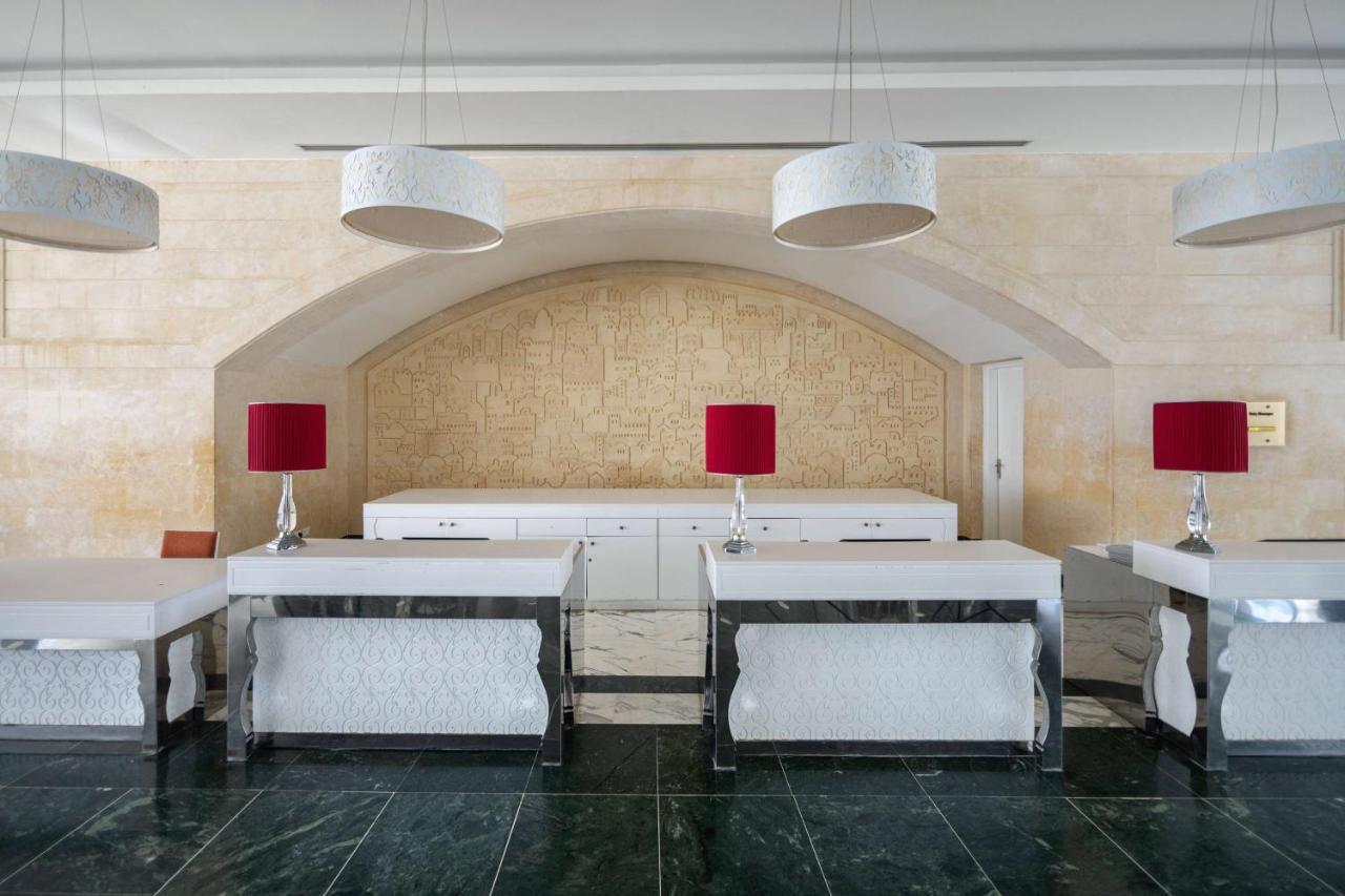 Radisson Blu Resort & Thalasso Hammamet Exteriér fotografie The reception area of the hotel