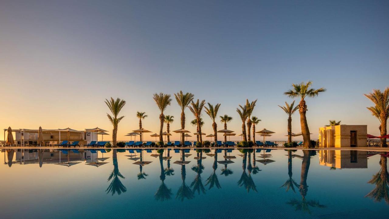 Radisson Blu Resort & Thalasso Hammamet Exteriér fotografie The pool at the Royal Beach Palace