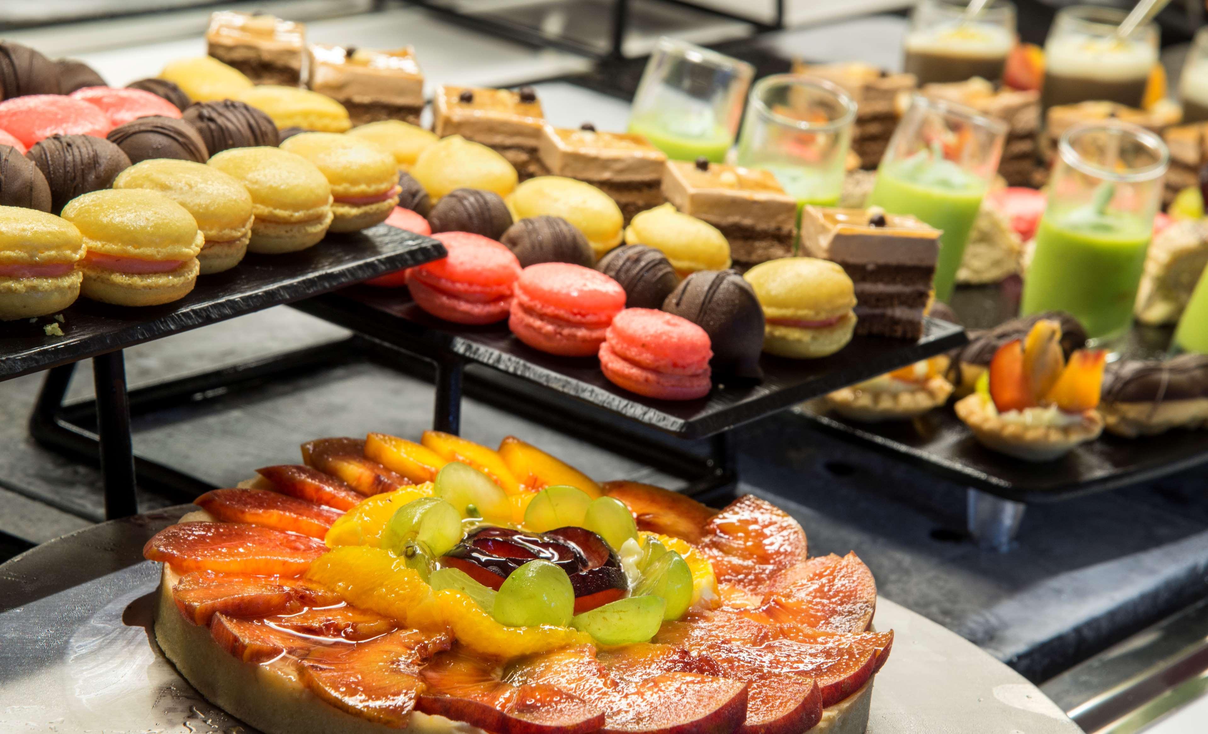 Radisson Blu Resort & Thalasso Hammamet Exteriér fotografie French pastries