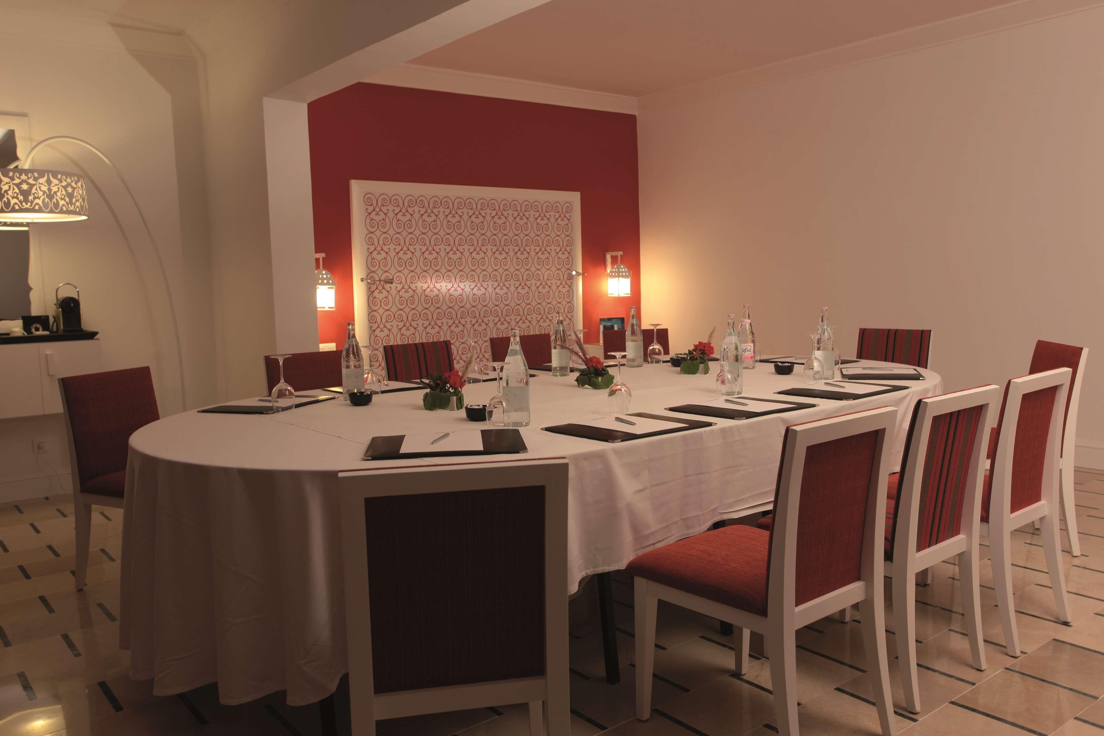Radisson Blu Resort & Thalasso Hammamet Exteriér fotografie A restaurant in the hotel