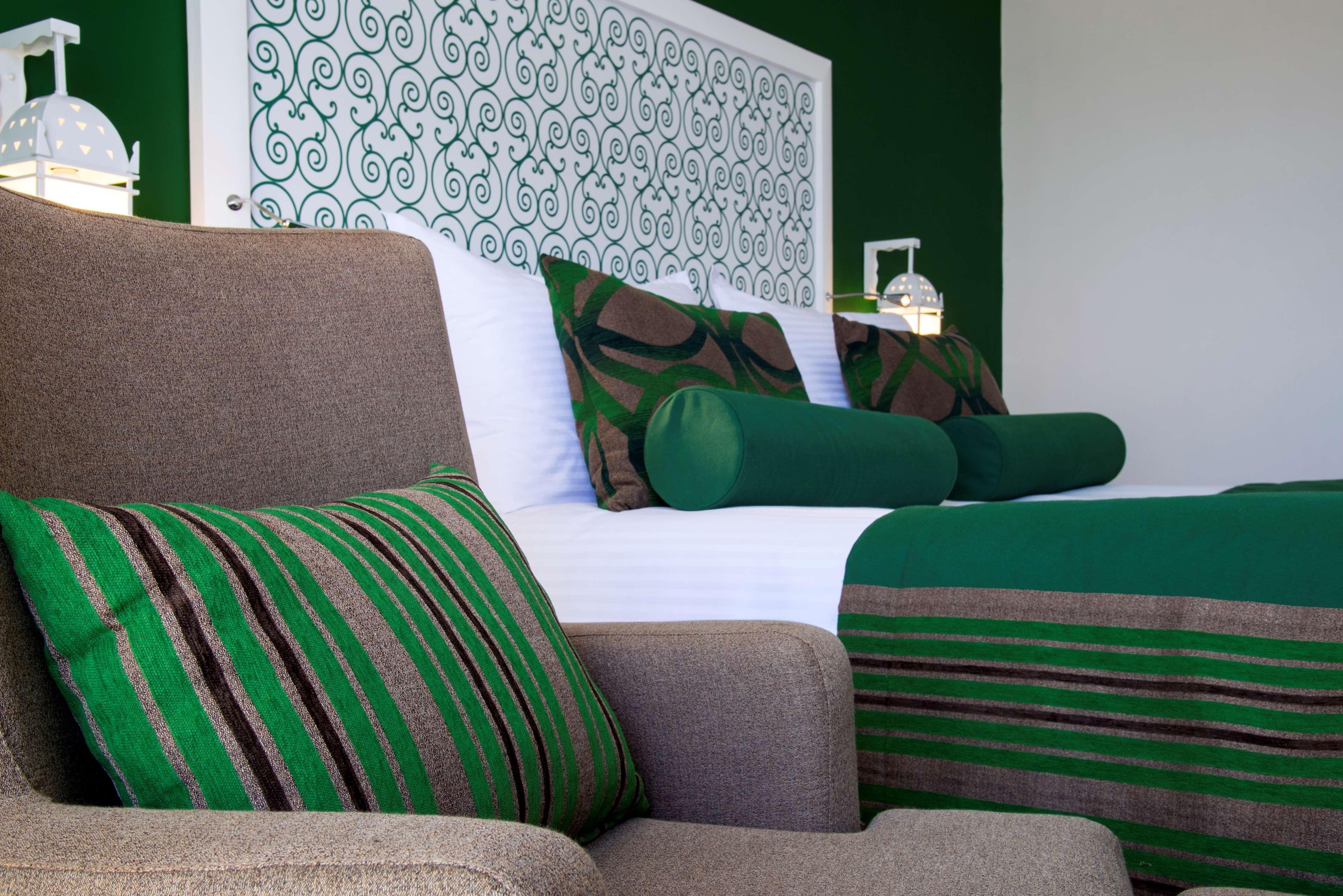 Radisson Blu Resort & Thalasso Hammamet Exteriér fotografie A bed with cushions