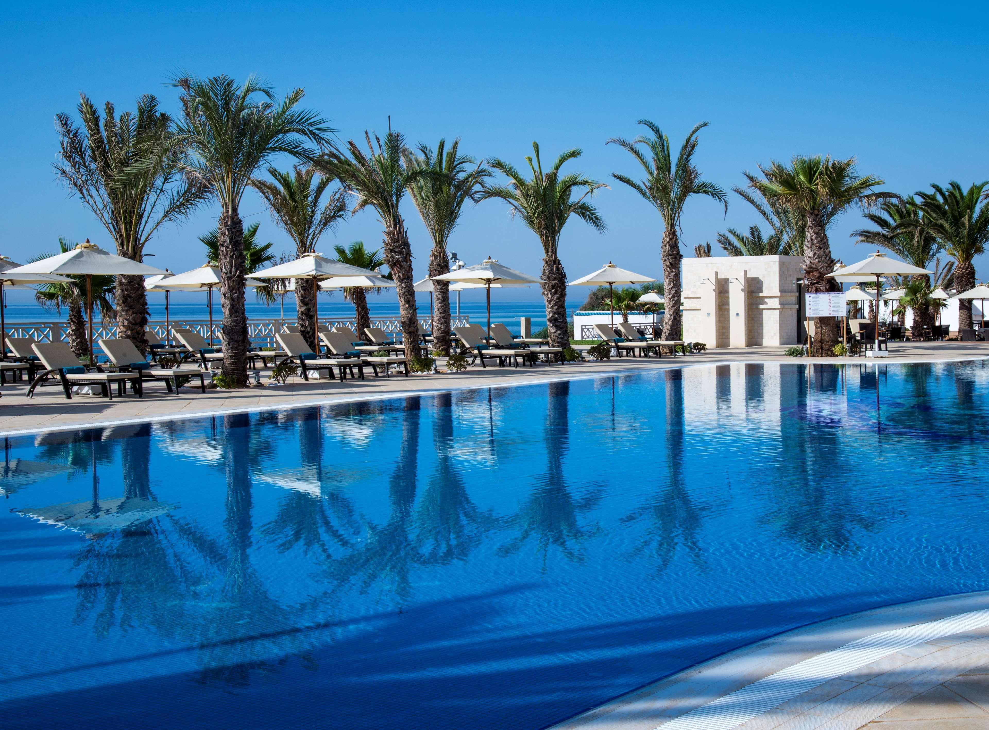 Radisson Blu Resort & Thalasso Hammamet Exteriér fotografie The pool at the Royal Mirage