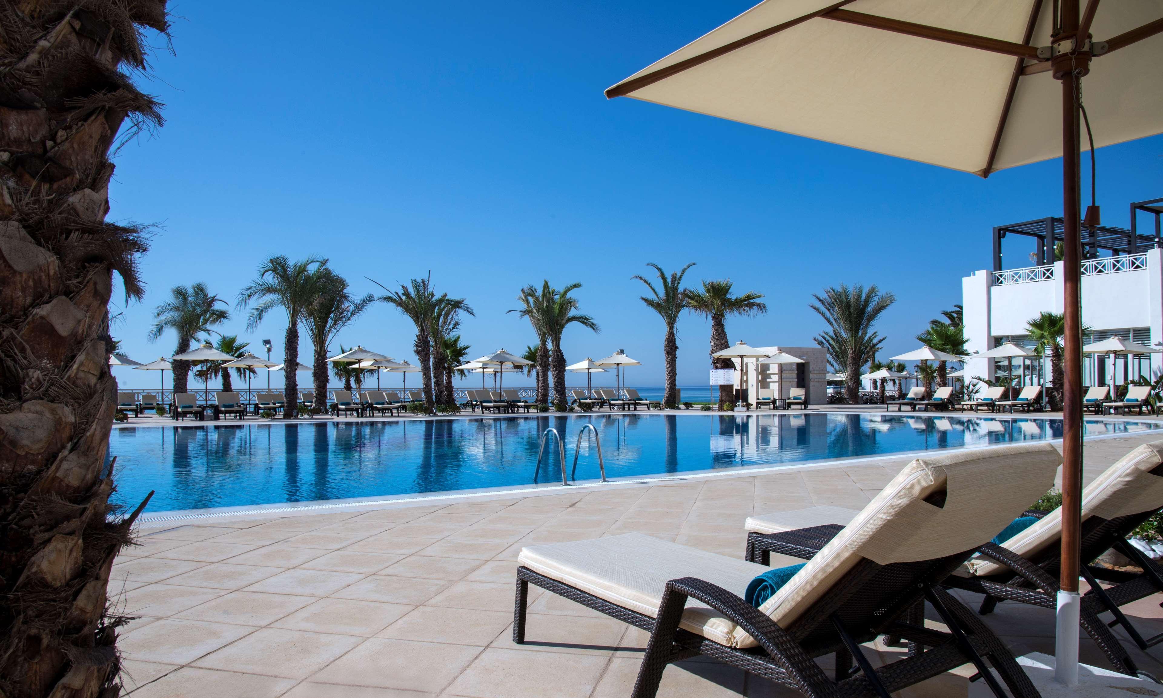 Radisson Blu Resort & Thalasso Hammamet Exteriér fotografie The pool at the Royal Beach Palace