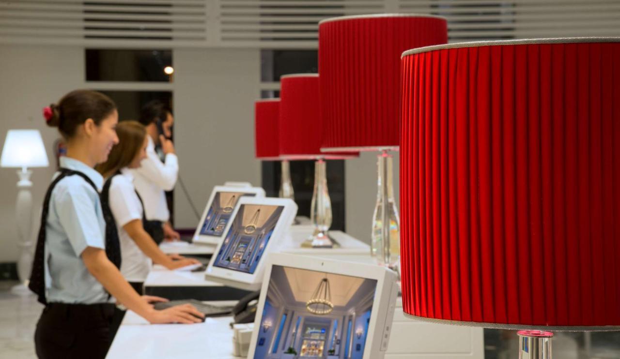 Radisson Blu Resort & Thalasso Hammamet Exteriér fotografie Students working on a project